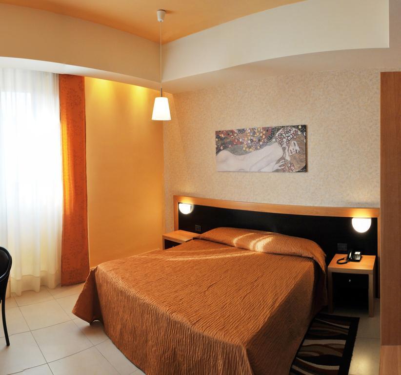Grand Hotel Italiano Benewent Pokój zdjęcie